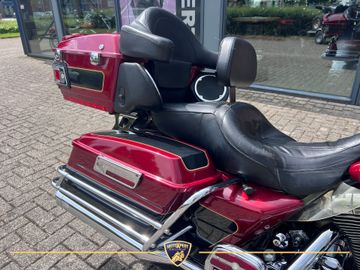 Harley-Davidson Electra Glide Ultra Classic FLHTCU thumbnail 12