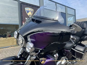 Harley-Davidson Electra Glide Ultra Limited CVO FLHTKSE thumbnail 3