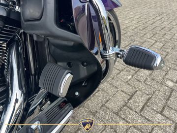 Harley-Davidson Electra Glide Ultra Limited CVO FLHTKSE thumbnail 9