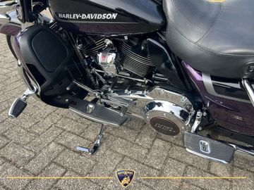 Harley-Davidson Electra Glide Ultra Limited CVO FLHTKSE thumbnail 12
