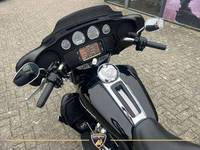 Harley-Davidson Electra Glide Ultra Limited FLHTK thumbnail 5