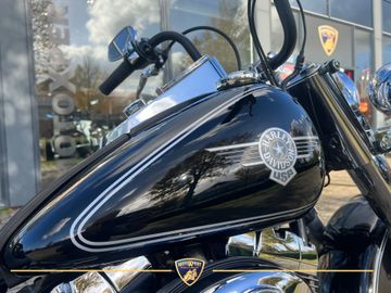 Harley-Davidson Heritage Softail Classic FLSTCI thumbnail 4