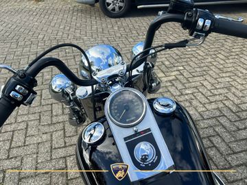 Harley-Davidson Heritage Softail Classic FLSTCI thumbnail 7