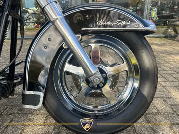Harley-Davidson Heritage Softail Classic FLSTCI thumbnail 8