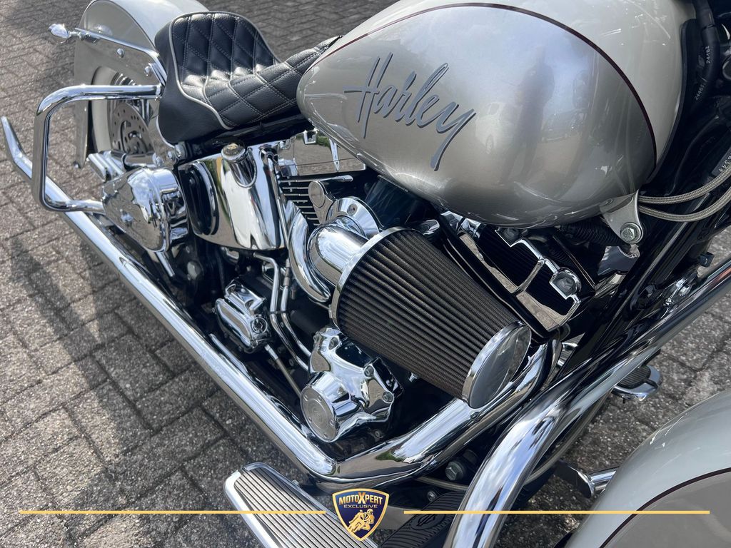 Harley-Davidson Heritage Softail Deluxe FLSTNI thumbnail 2
