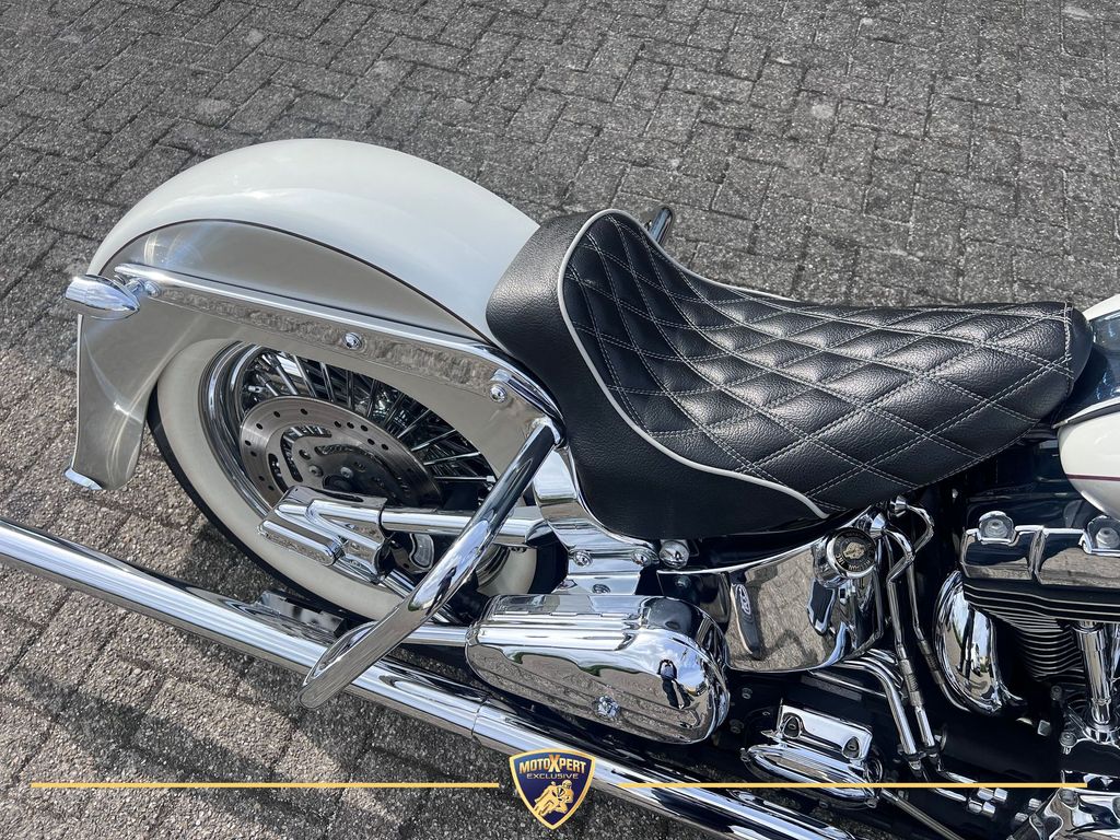 Harley-Davidson Heritage Softail Deluxe FLSTNI thumbnail 5