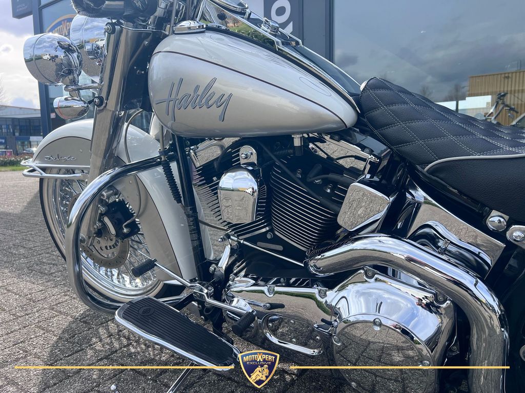 Harley-Davidson Heritage Softail Deluxe FLSTNI thumbnail 10