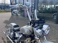 Harley-Davidson Heritage Softail Deluxe FLSTNI thumbnail 3