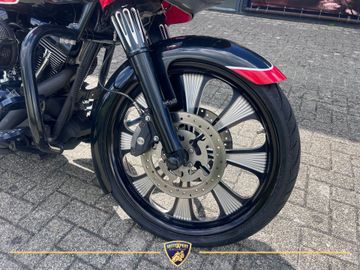 Harley-Davidson Road Glide thumbnail 2
