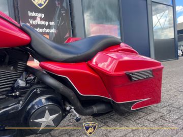 Harley-Davidson Road Glide thumbnail 9