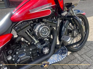 Harley-Davidson Road Glide thumbnail 10