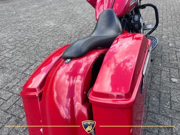 Harley-Davidson Road Glide thumbnail 12