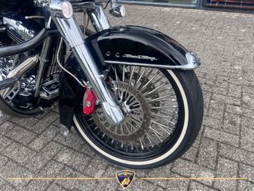 Harley-Davidson Road King Classic FLHRCI thumbnail 9