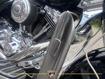 Harley-Davidson Road King Classic FLHRCI thumbnail 11