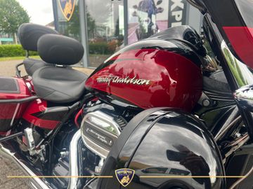 Harley-Davidson Street Glide CVO FLHXSE thumbnail 7