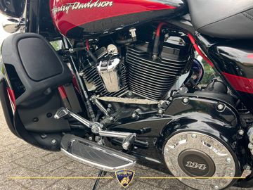 Harley-Davidson Street Glide CVO FLHXSE thumbnail 8