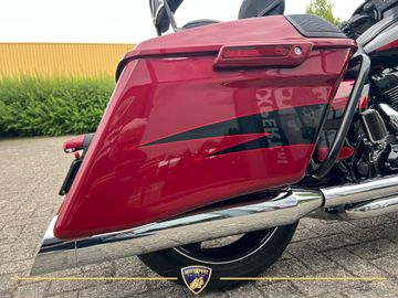 Harley-Davidson Street Glide CVO FLHXSE thumbnail 10